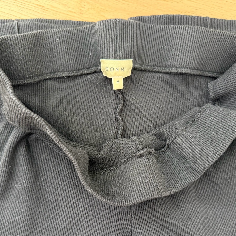 Donni Rib Knit Kick Flare Black - Picture 3 of 4